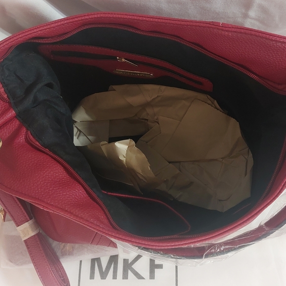 NWT Mia K. collection Jordina 2 PCS Shoulder Bag with Matching Wallet. - Picture 3 of 7